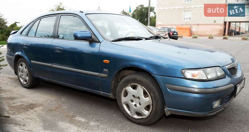 Седан Mazda 626 2000 в 