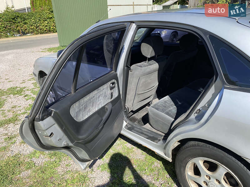 Хетчбек Mazda 626 1999 в Києві