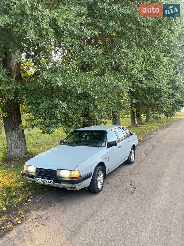 Хэтчбек Mazda 626 1986 в 