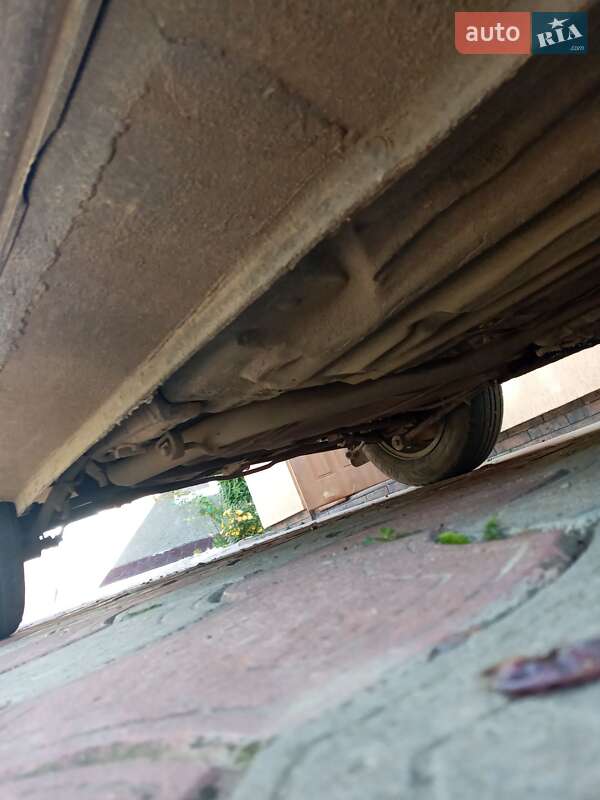 Седан Mazda 626 1997 в Чернівцях