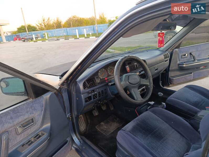 Седан Mazda 626 1990 в Харкові