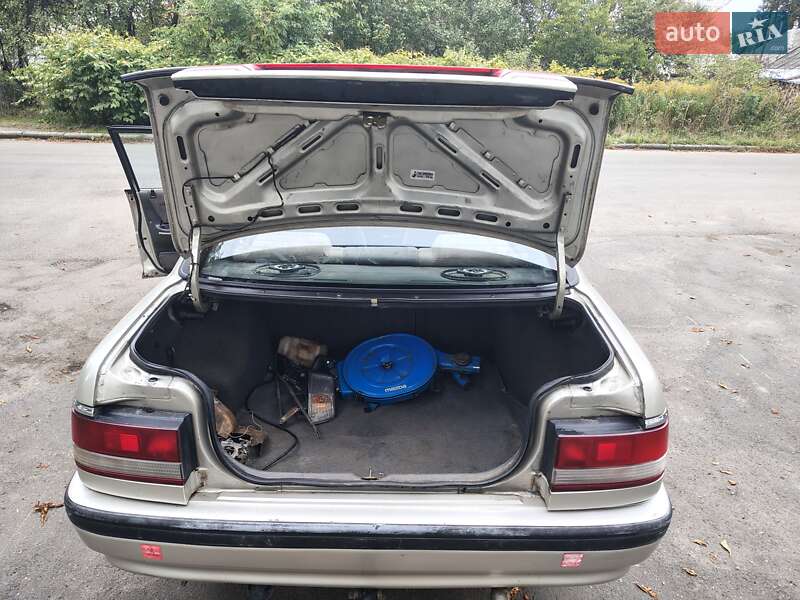 Седан Mazda 626 1992 в Хмельницком