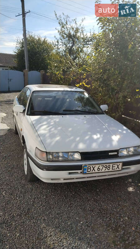Хэтчбек Mazda 626 1987 в 