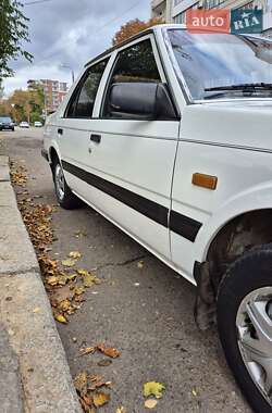 Седан Mazda 626 1987 в 