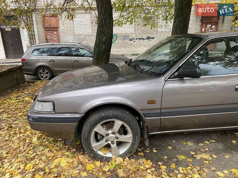 Хэтчбек Mazda 626 1990 в Киеве