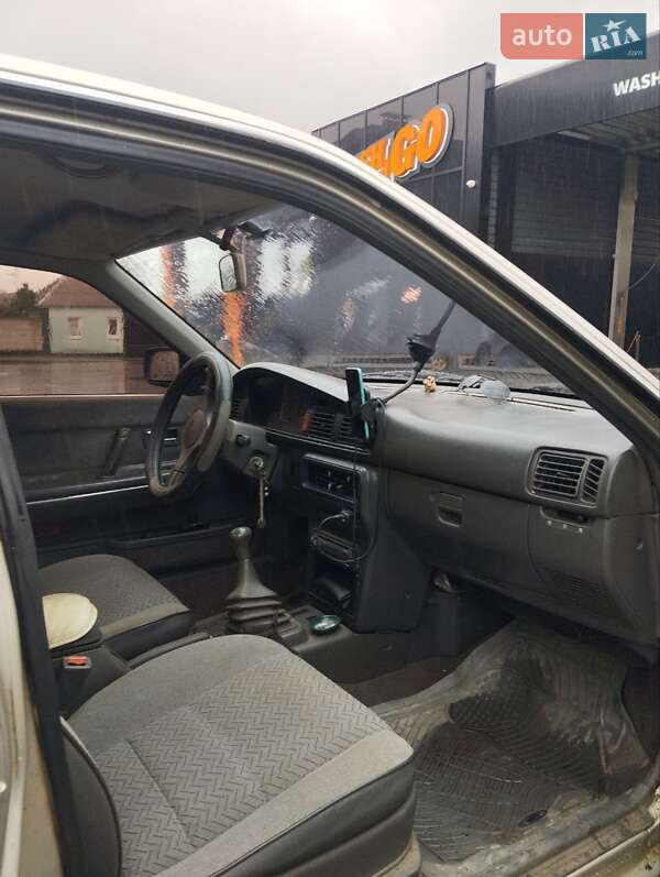 Хетчбек Mazda 626 1988 в Харкові фото 11 Хетчбек Mazda 626 1988 в Харкові