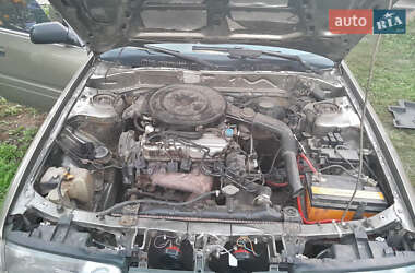 Седан Mazda 626 1987 в 