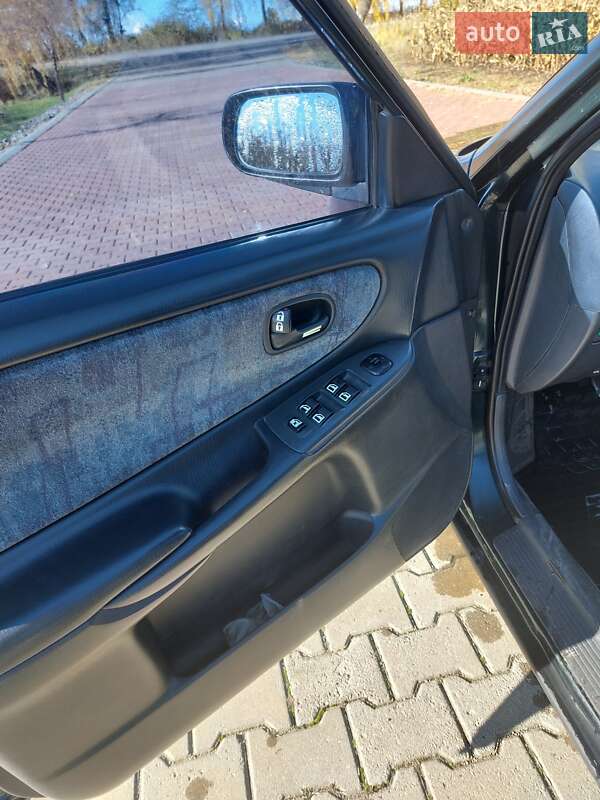 Седан Mazda 626 1997 в Липовце