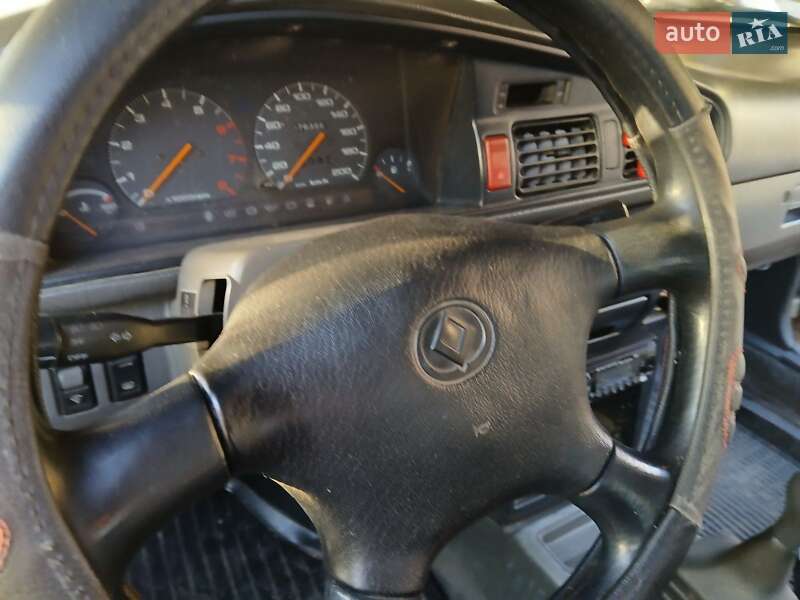 Седан Mazda 626 1989 в Ужгороді