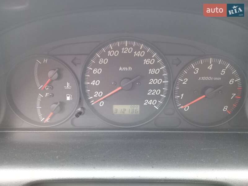 Седан Mazda 626 2001 в Білій Церкві