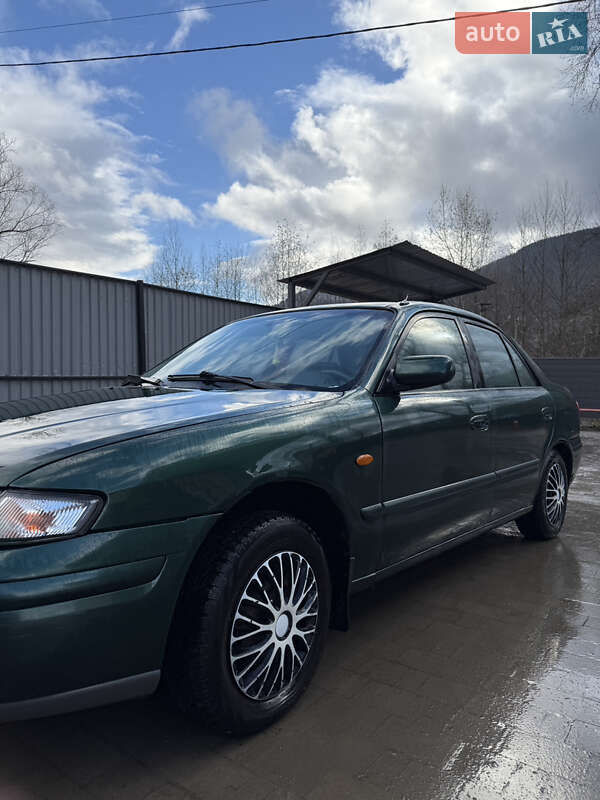 Седан Mazda 626 1997 в Верховине
