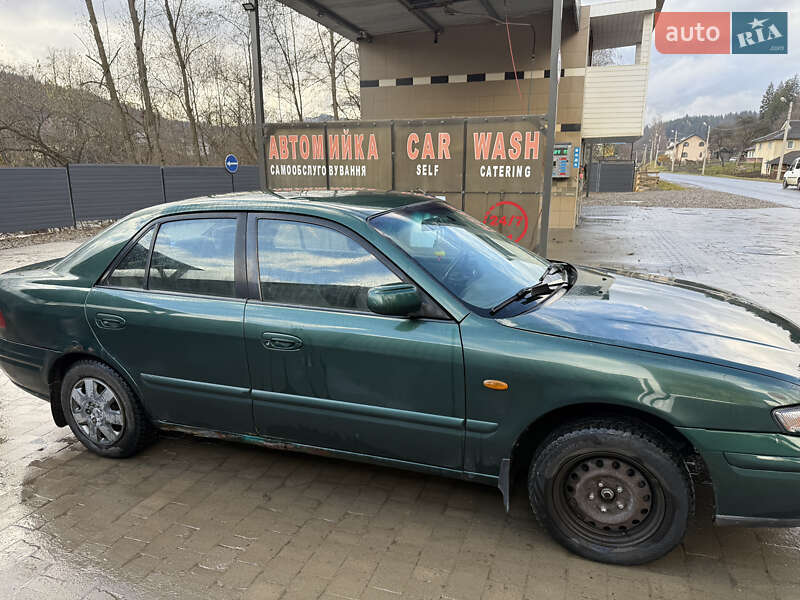 Седан Mazda 626 1997 в Верховине