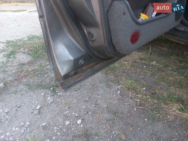 Хетчбек Mazda 626 1993 в Вільнянську