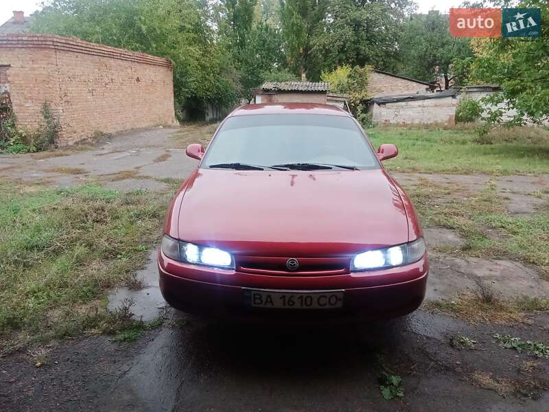 Хэтчбек Mazda 626 1992 в Новой Праге