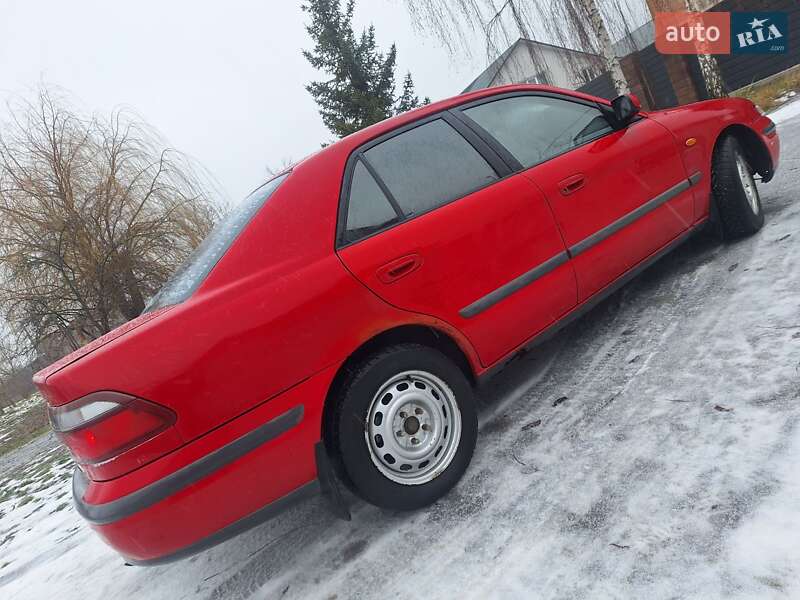 Седан Mazda 626 1999 в Черновцах