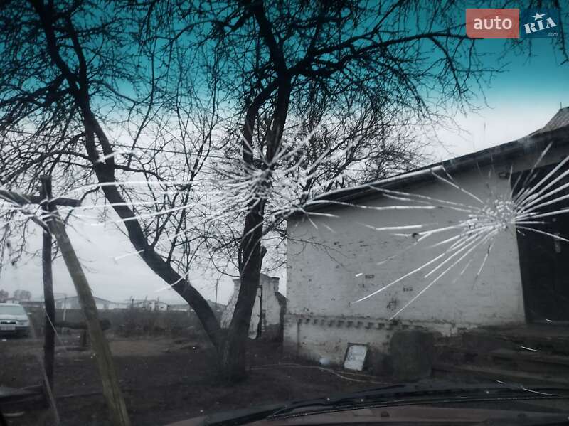 Седан Mazda 626 1995 в Ромнах