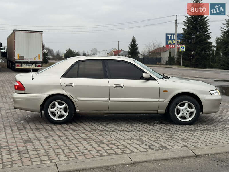 Седан Mazda 626 2001 в Яворове