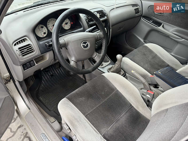 Седан Mazda 626 2001 в Яворове