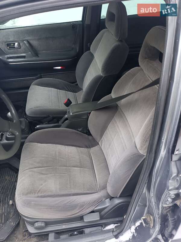 Хэтчбек Mazda 626 1990 в Ровно