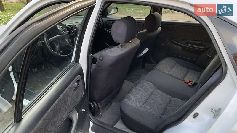 Хэтчбек Mazda 626 1998 в Рени