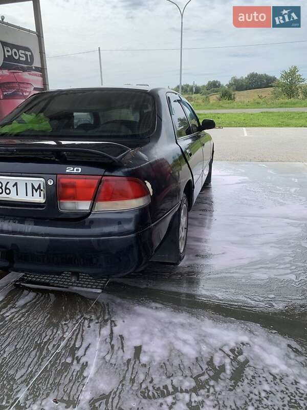 Седан Mazda 626 1993 в Мостиске