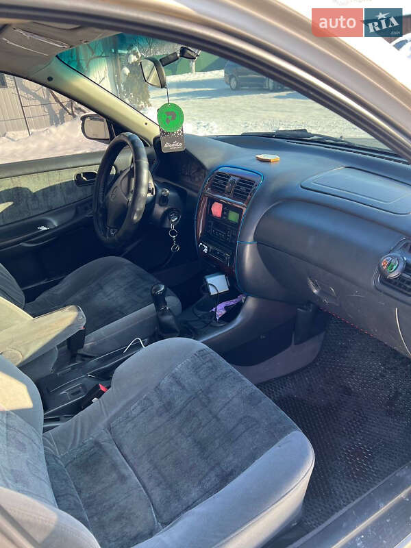 Седан Mazda 626 1998 в Хмельницком