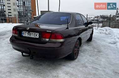 Седан Mazda 626 1993 в Угринові
