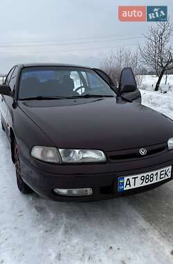 Седан Mazda 626 1993 в Угринові