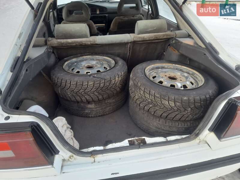 Седан Mazda 626 1987 в Хмельницькому