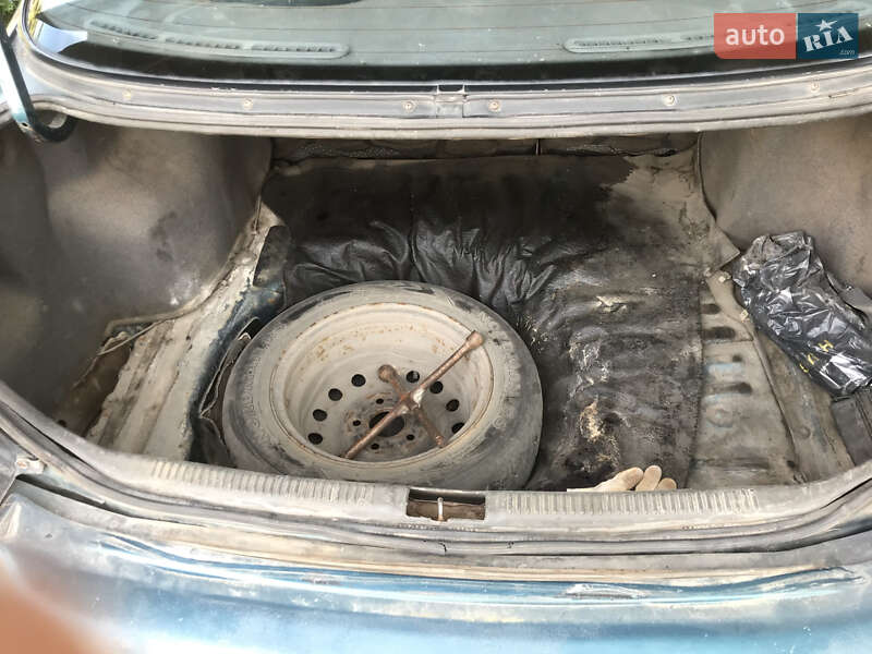 Седан Mazda 626 1993 в Виноградові