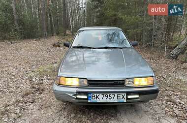 Седан Mazda 626 1988 в Малине
