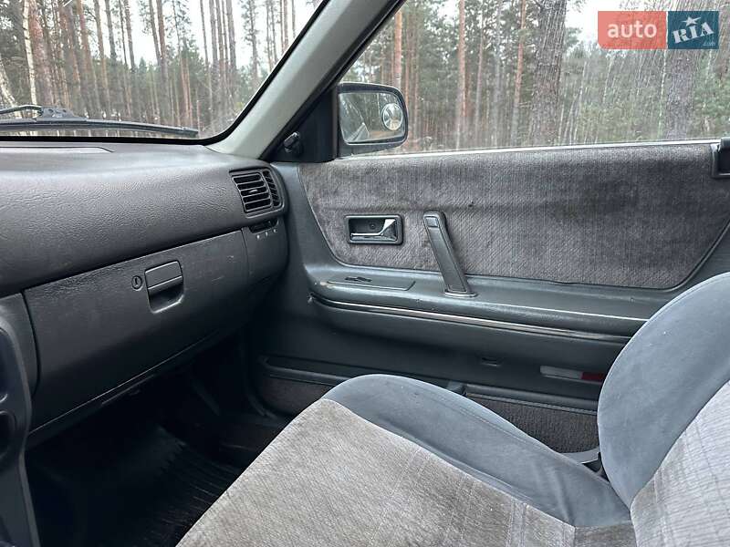 Седан Mazda 626 1988 в Малині