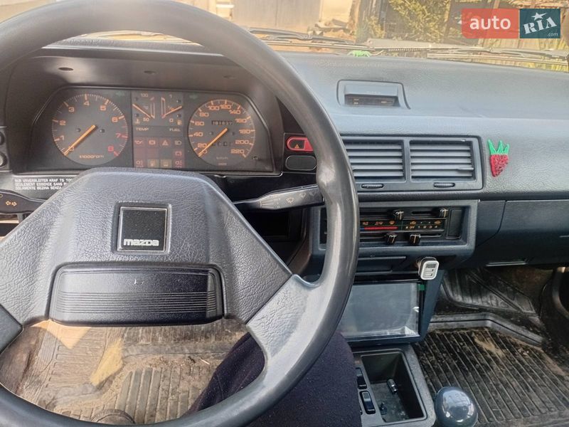 Хэтчбек Mazda 626 1986 в Ровно