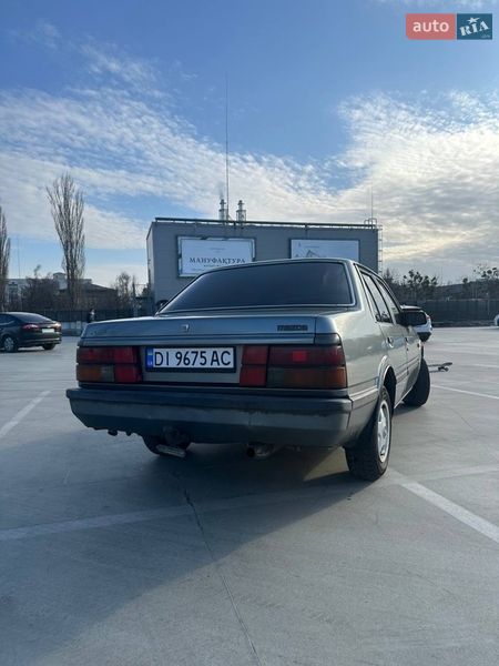 Седан Mazda 626 1985 в Киеве
