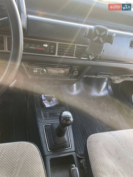 Седан Mazda 626 1985 в Киеве