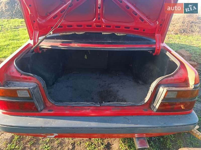 Седан Mazda 626 1986 в Белгороде-Днестровском