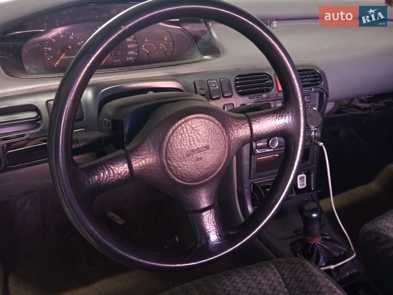 Седан Mazda 626 1992 в Охтирці