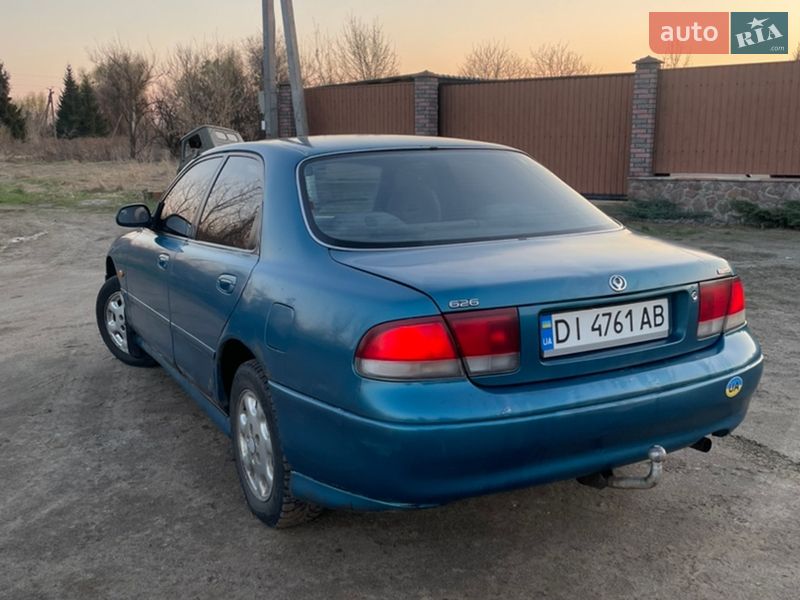 Седан Mazda 626 1992 в Киеве