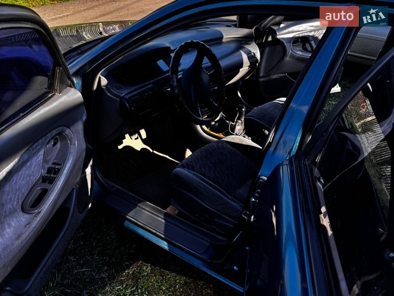 Хэтчбек Mazda 626 1992 в Раздельной