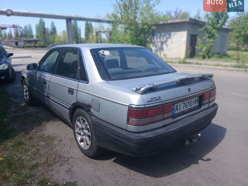 Седан Mazda 626 1989 в Украинке