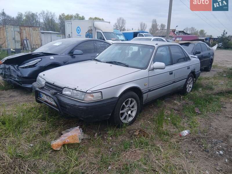 Седан Mazda 626 1989 в Украинке