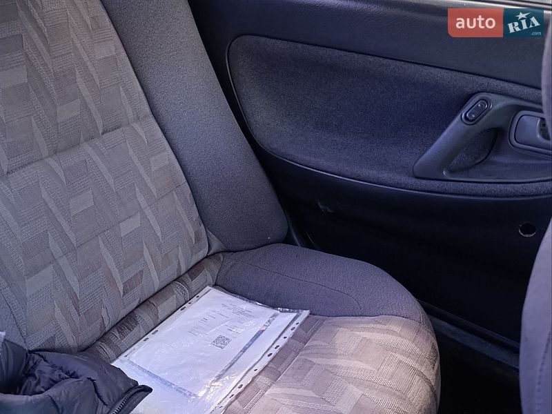 Хэтчбек Mazda 626 1992 в Яворове