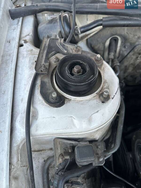 Хэтчбек Mazda 626 1999 в Яворове
