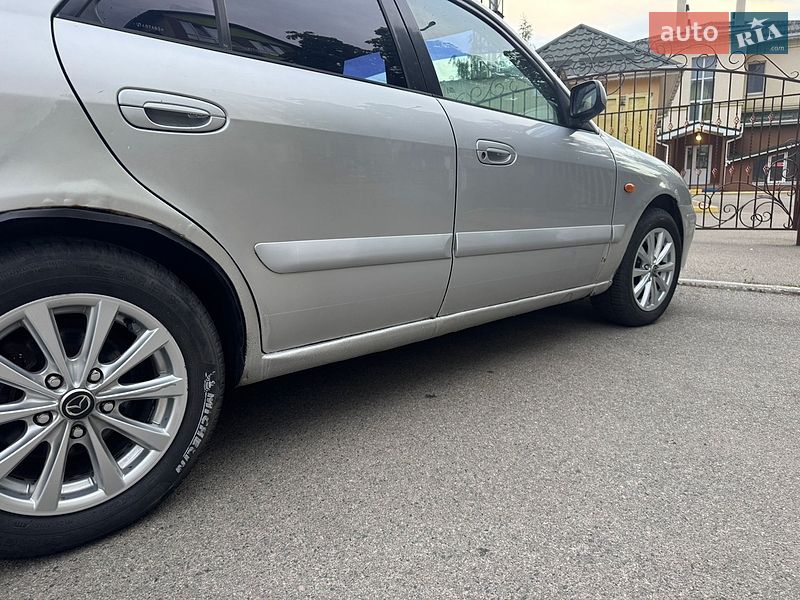 Седан Mazda 626 2001 в Софіївській Борщагівці