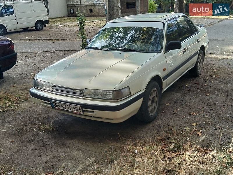 Седан Mazda 626 1987 в Одессе