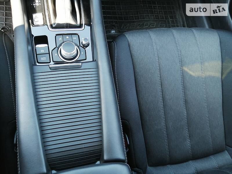 Седан Mazda 6 2018 в Чернівцях