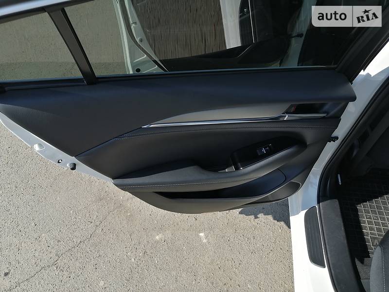 Седан Mazda 6 2018 в Чернівцях