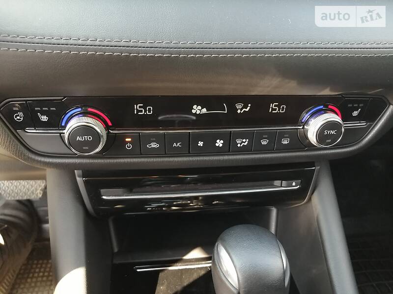 Седан Mazda 6 2018 в Чернівцях