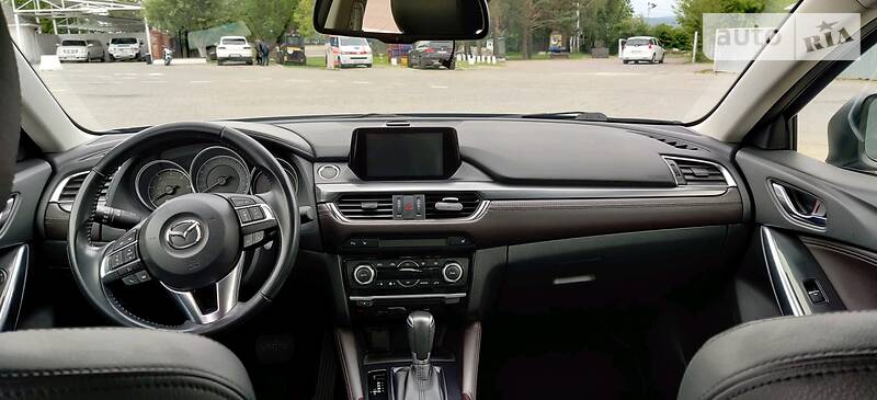 Седан Mazda 6 2016 в Черновцах