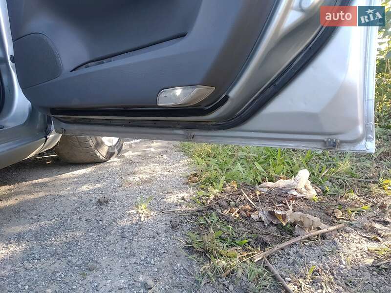 Седан Mazda 6 2005 в Гайвороне